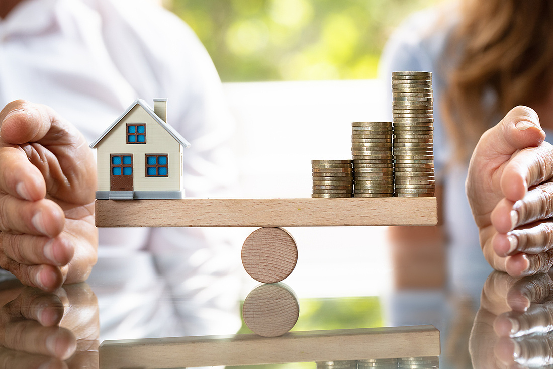 Wie hoch ist die Steuerlast bei Wohngebäudeversicherungen? Unsere Experten liefern eine übersichtliche Aufstellung aller Ausnahmen vom allgemeinen Steuersatz.