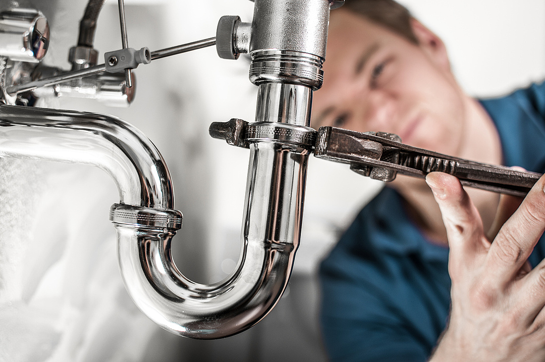 Unsere Experten verraten Ihnen die wichtigsten Tipps, um Wasserschäden im Eigenheim zu vermeiden.